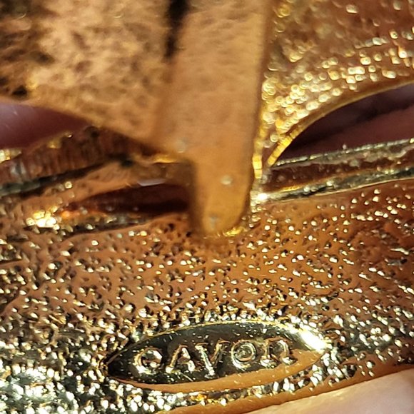 VTG Avon Sailboat Ship Boat Nautical Brooch Pin Enamel Red Blue Gold Tone - Picture 10 of 13